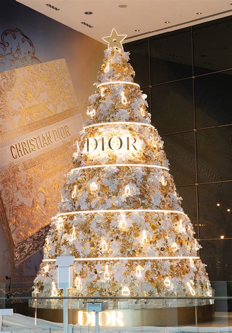 where is the dior christmas tree|Dior christmas tree photos.